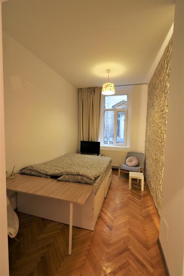 Cozy Old Town Apartment - Free Minibar Bucharest Exterior photo